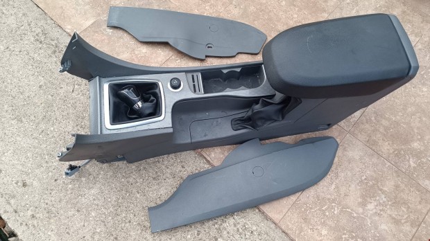 Ford Focus mk2.5 gyári komplett könyöklő szett