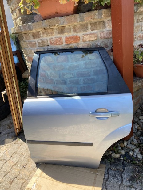 Ford Focus mk2 bal hátsó ajtó rozsdamentes állapotban