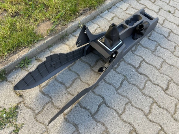 Ford Focus mk2 k�z�pbox