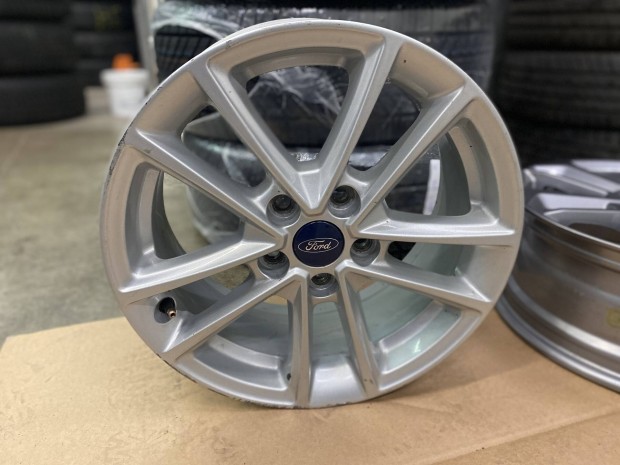 Ford Focus mk3 16"-os gyri alufelni szett 5x108 ET50