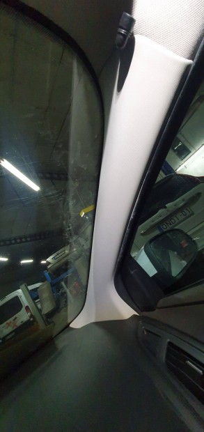 Ford Focus mk3 a oszlop takar