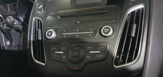 Ford Focus mk3 facelift rádio előlap
