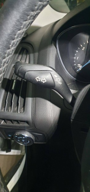 Ford Focus mk3 kormny kapcsol