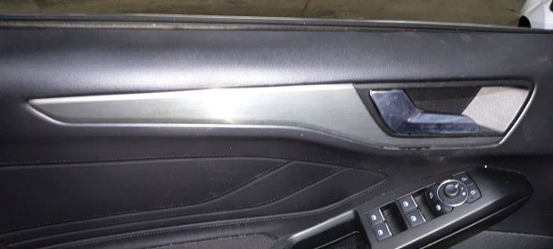 Ford Focus mk4 facelift m�szerfal d�szl�c szett