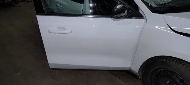 Ford Focus mk4 jobb els� ajt�