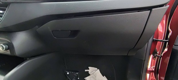 Ford Focus mk4 kesztytart