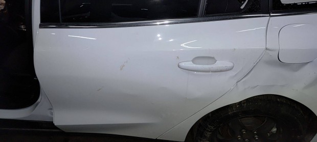 Ford Focus mk4 kombi bal h�ts� ajt�