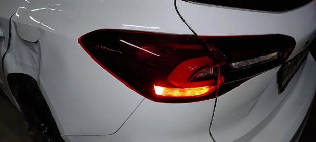 Ford Focus mk4 kombi bal h�ts� k�ls� l�mpa
