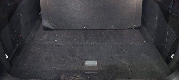 Ford Focus mk4 kombi csomagt�r burkolat