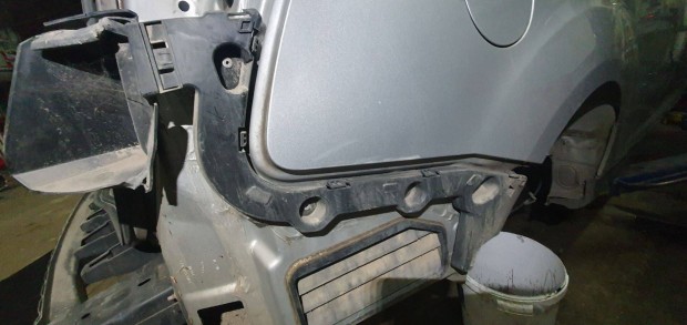 Ford Focus mk4 kombi jobb hátsó lökhárító oldal tartó