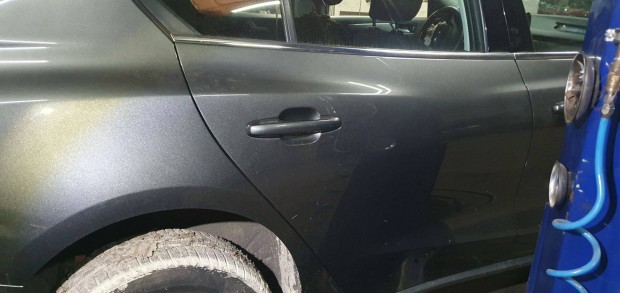 Ford Focus mk4 sedan jobb hátsó ajtó