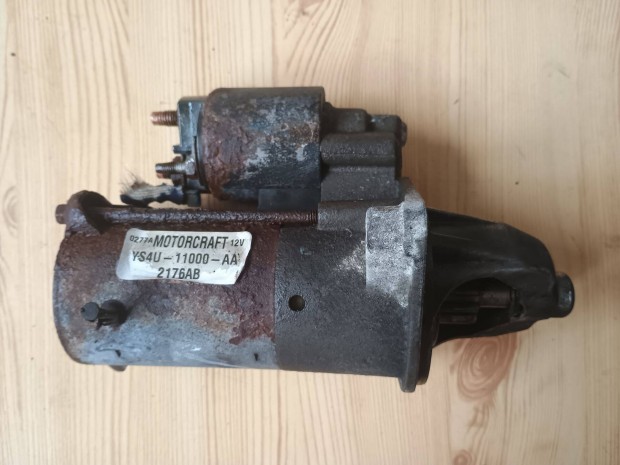 Ford Focus nindt YS4U-11000-AA