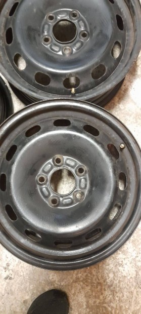 Ford Fkus II Gyri lemezfelni elad