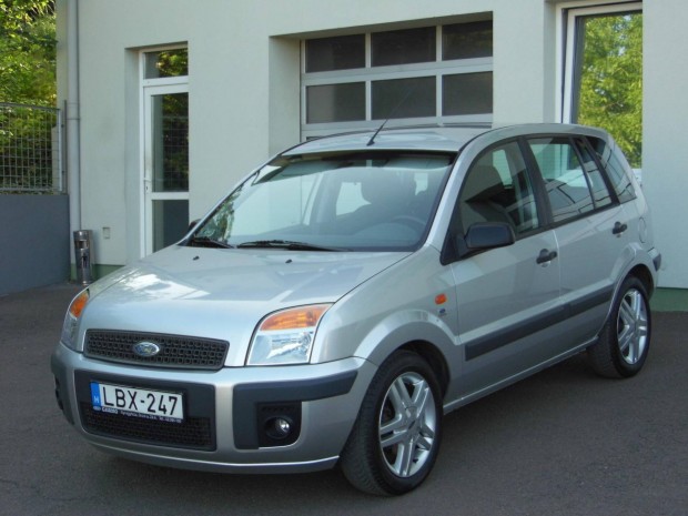Ford Fusion 1.4 Fresh Plus Szervízkönyv-Klíma-K...
