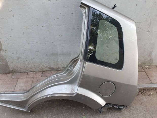 Ford Fusion bal h�ts� s�rv�d�.