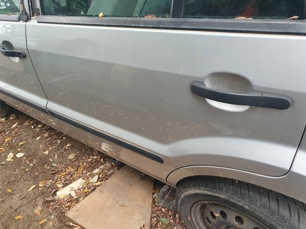 Ford Fusion jobb hts ajt.