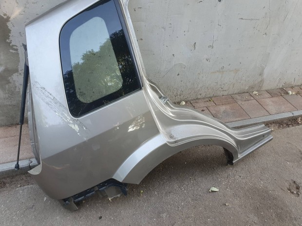 Ford Fusion jobb h�ts� s�rv�d�.