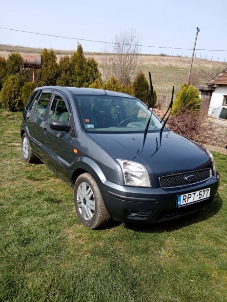 Ford Fusion kombi