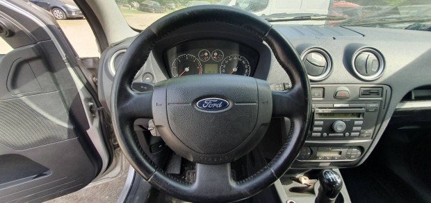 Ford Fusion kormny