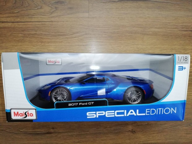 Ford GT 1:18 1/18 j-bontatlan modell