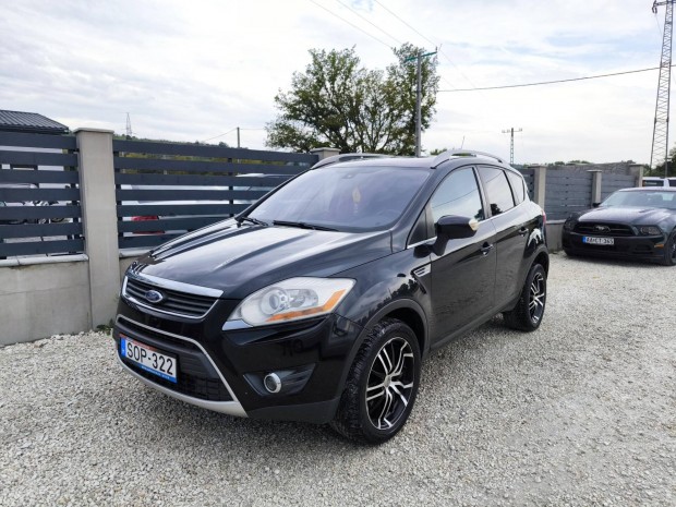 Ford Kuga 2.5T Titanium 4WD (Automata) Panorma...