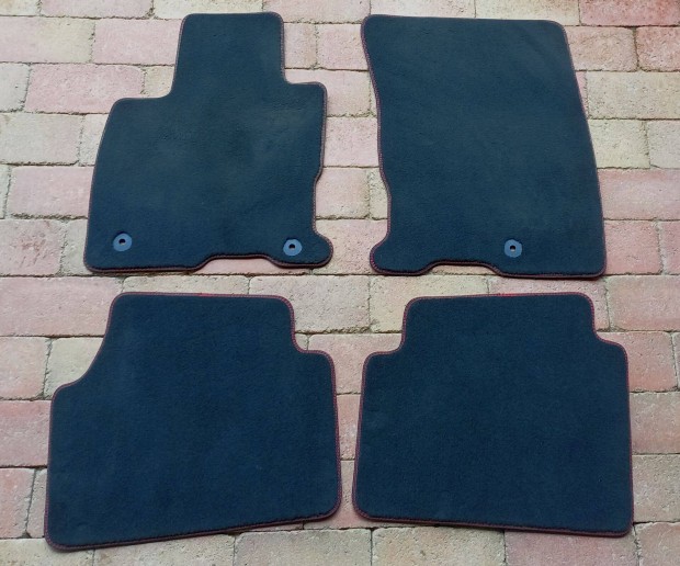 Ford Kuga ST-Line szövet szőnyeg garnitúra