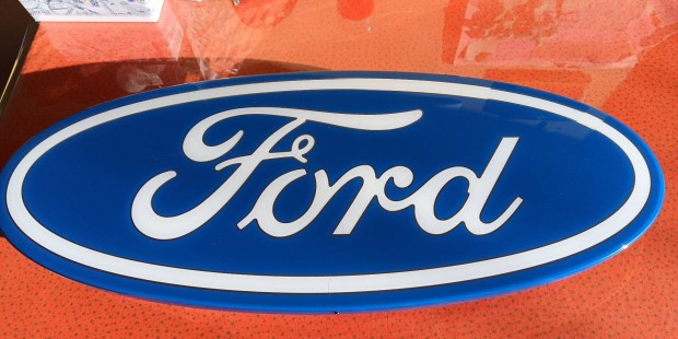 Ford Logo Tbla, Mustang fl a garzsban elengedhetetlen!!!