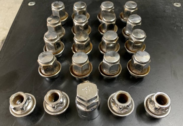 Ford M12x1,5 mozgókúpos kerékanya+kerékőr