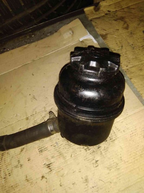 Ford Maverick 93-98 Szerv� Olaj Tart�ly