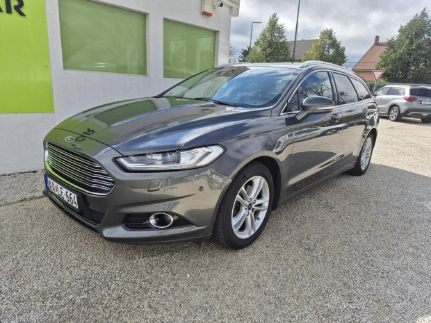 Ford Mondeo 1.5 Ecoboost Titanium Szervizkönyv...