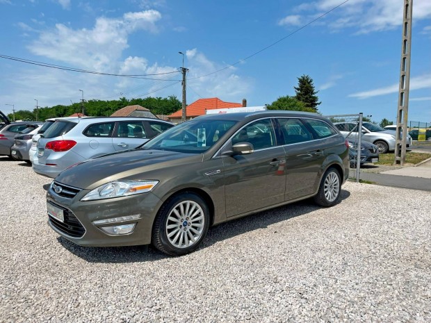 Ford Mondeo 1.6 TDCi Champions Titanium Navigác...