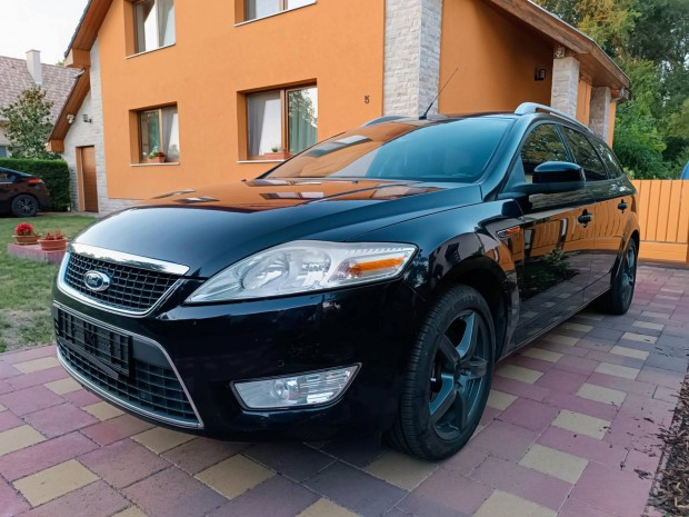 Ford Mondeo 1.6 Trend 200e km! Vonóhorog! Ülésf...