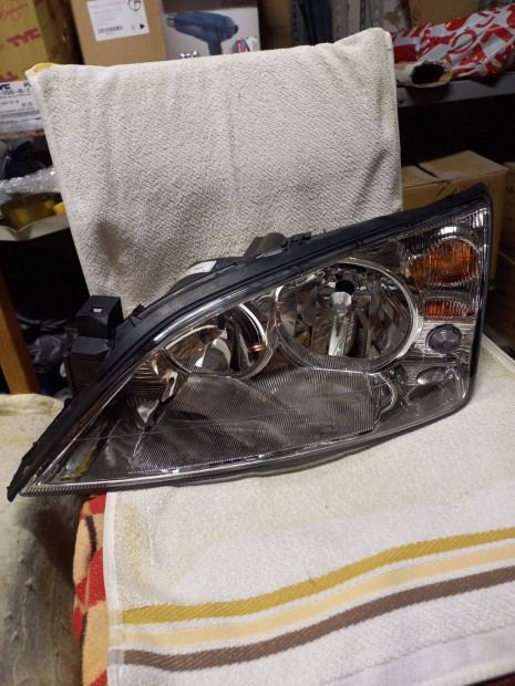 Ford Mondeo 2000.10.01-2007.03.31Fnyszr H1/H7 bal (motoros)