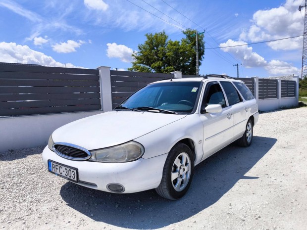 Ford Mondeo 2.0 16V Ghia Karosszéria szép állap...