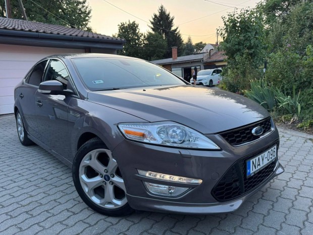 Ford Mondeo 2.0 Ecoboost Champions Titanium Pow...