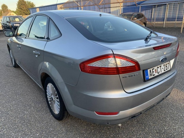 Ford Mondeo 2.0 FFV Ghia Executive