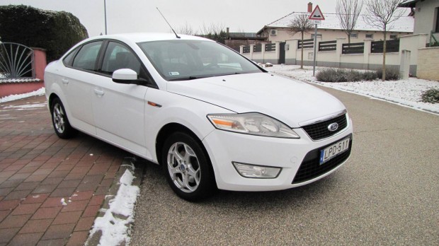 Ford Mondeo 2.0 Ghia 2010-Es Modell. Frissen sz...