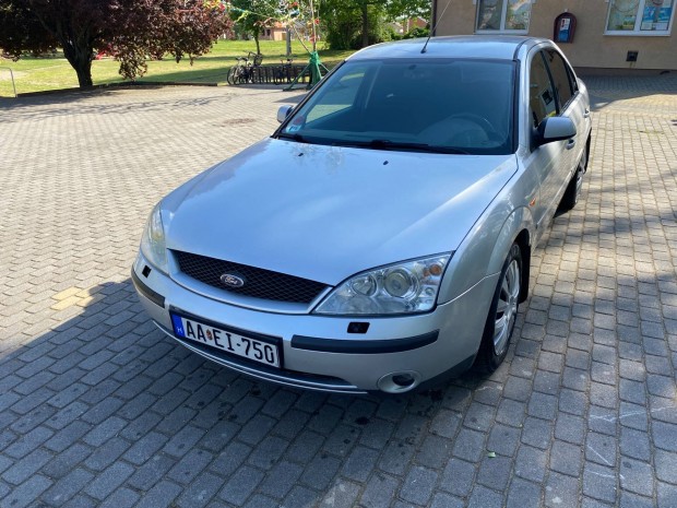 Ford Mondeo 2.0 Ghia Benzin/gáz