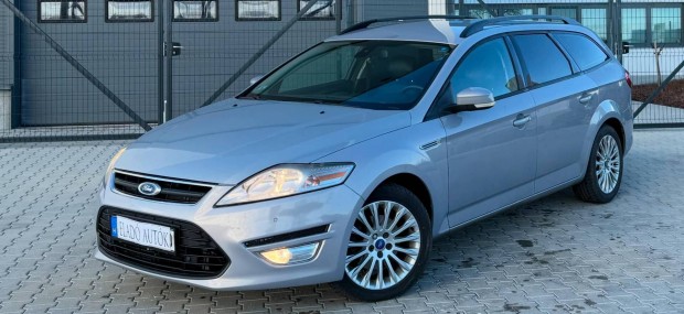 Ford Mondeo 2.0 TDCi Champions Titanium Powersh...