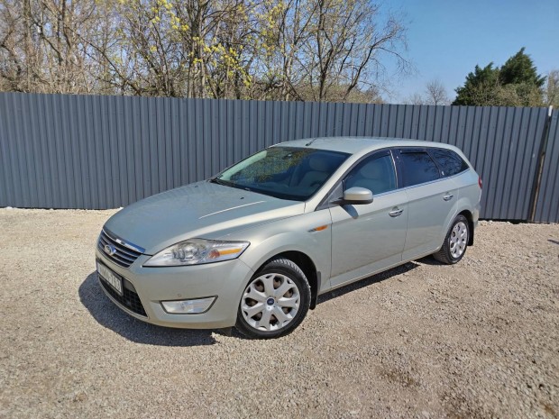 Ford Mondeo 2.0 TDCi Ghia Vonóhorog. Navi. Digi...