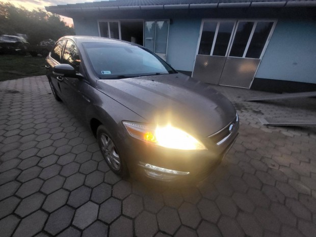 Ford Mondeo 2.0 TDCi Titanium Powershift Indul-...