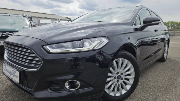 Ford Mondeo 2.0 TDCi Titanium Szervizknyv!!! A...