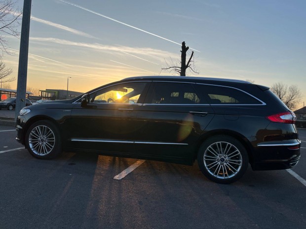 Ford Mondeo 2.0 TDCi Vignale Automata 210LE panormatet vonhorog