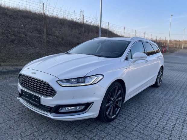 Ford Mondeo 2.0 TDCi Vignale Powershift Megkm...