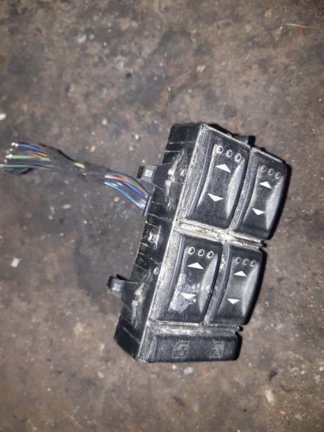 Ford Mondeo III Bal Els� Ablakemel� Kapcsol�