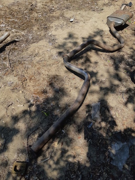 Ford Mondeo III Kipufog� H�ts� Dob