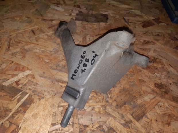 Ford Mondeo III Motortartó Bak