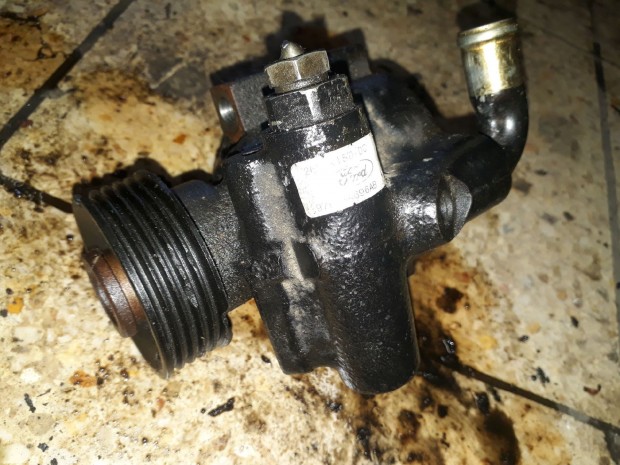 Ford Mondeo II Korm�nyszerv� Szivatty�