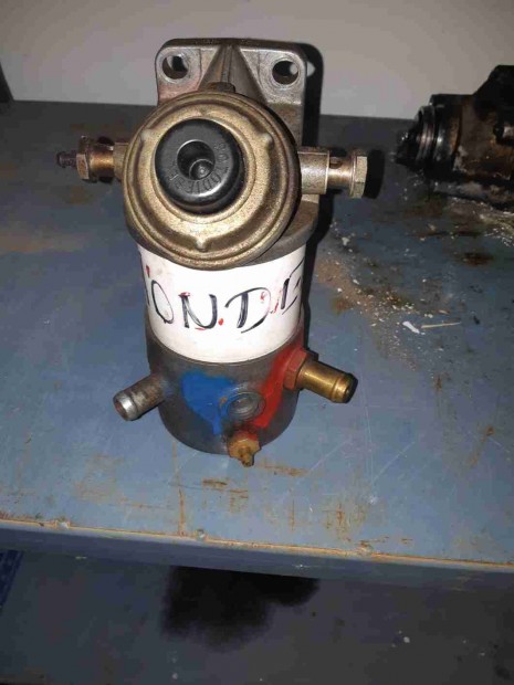 Ford Mondeo II �zemanyag Sz�r� Tart� Konzol