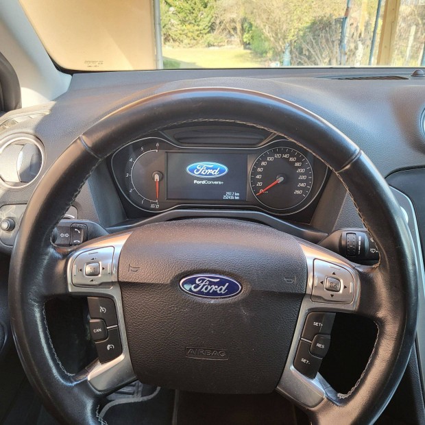 Ford Monde Kombi Elad